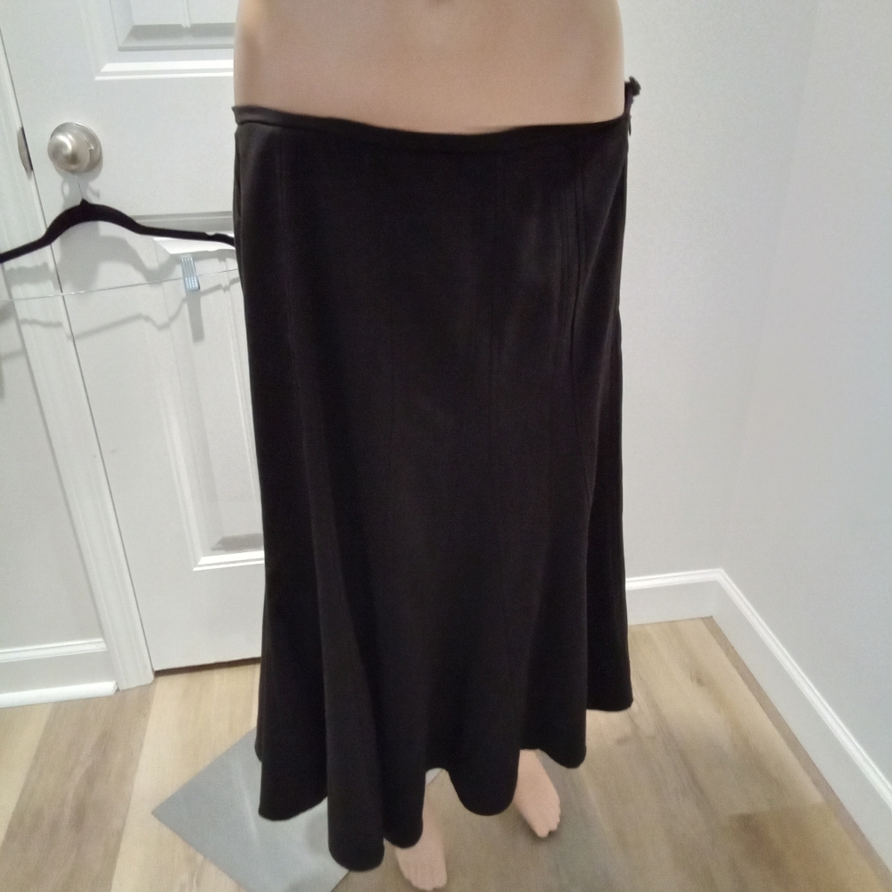 Larry Levine Stretch Size 10 Elegant Black Women's Tailored Midi Skirt